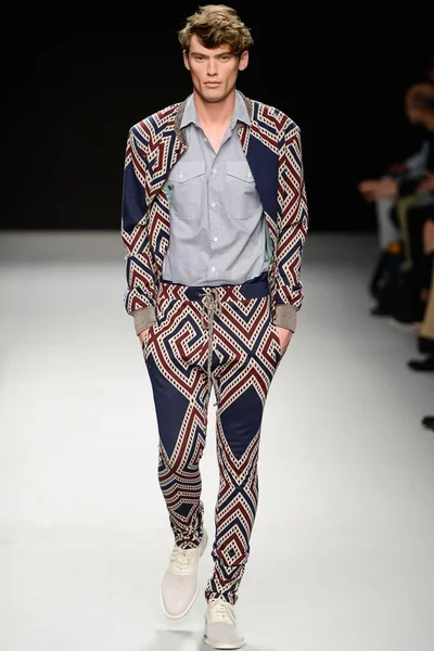Look 35
